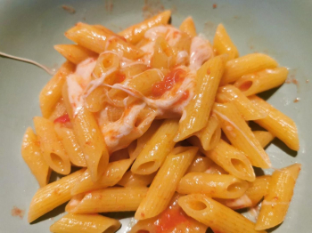 Pasta pomodoro e mozzarella