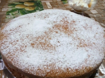 Torta alla crema bianca