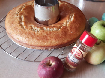 Ciambella alle mele e cannella
