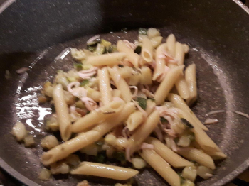 Pasta patate zucchine e tacchino