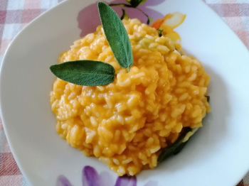 Risotto con zucca e salvia