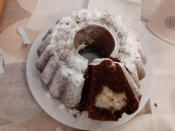 Ciambella al cacao con cuore morbido al cocco