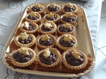 Crostatine con crema pasticcera al cioccolato