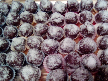 Tartufini di riciclo al cioccolato e cocco