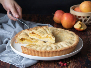 Crostata con crema pasticcera e mele