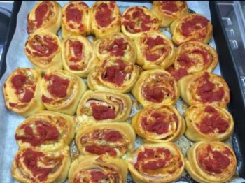 Girelle di sfoglia alla pizza 🍕