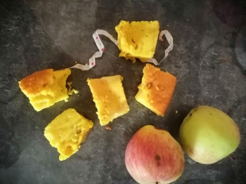 Brownies alle mele e curcuma [Vegan]