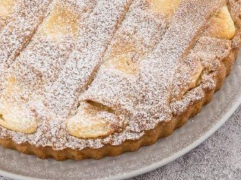 crostata con panna e cioccolato bianco