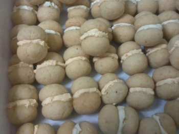 Baci di dama con crema al mascarpone