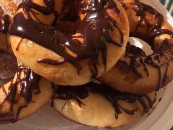 Ciambelle ricoperte di cioccolato