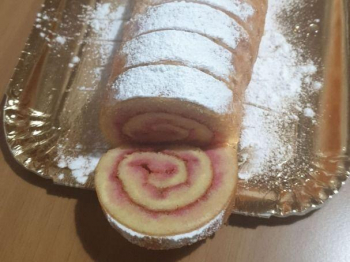 Rotolo di pan di spagna con crema di burro