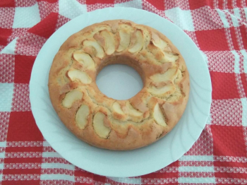 Ciambella mele e birra su ricetta della dolcina Moniquefeli