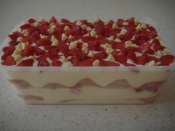 Tiramisù fragole e cioccolato