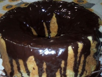 Ciambella glassata al cioccolato