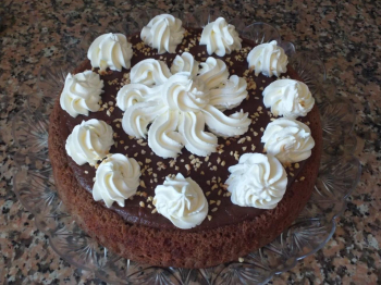 Torta con crema pasticcera al cioccolato