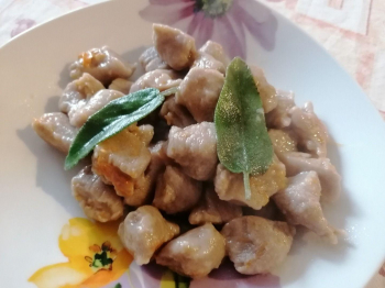 Gnocchi di zucca con farina di castagne
