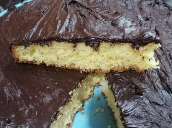 Orange cake con glassa al cioccolato