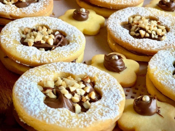 BISCOTTI DI FROLLA FARCITI CON NUTELLA