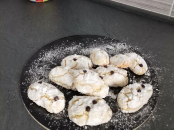 Biscotti morbidi con gocce di cioccolato