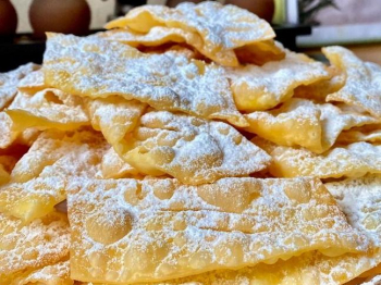 CHIACCHERE ALLA BOLOGNESE SOTTILI E CROCCANTI