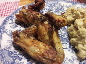 Alette di pollo piccanti in friggitrice ad aria