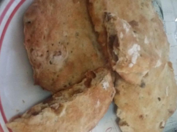 Pane con uvetta noci e fichi