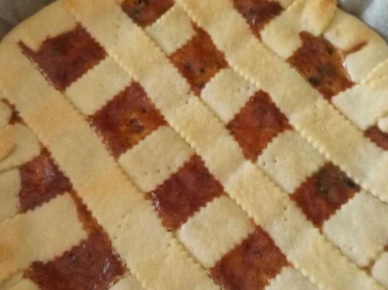 Crostata con cioccolato e noci di acagiù