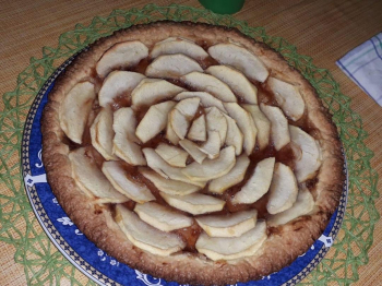 Crostata con confettura  e mele🍏