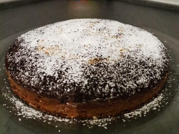 Torta soffice al cacao e marzapane