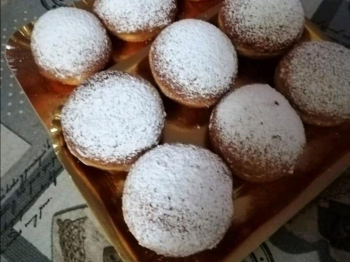 Bomboloni al forno con la marmellata