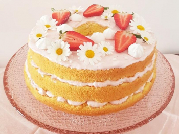 CHIFFON CAKE CON CREMA ALLE FRAGOLE