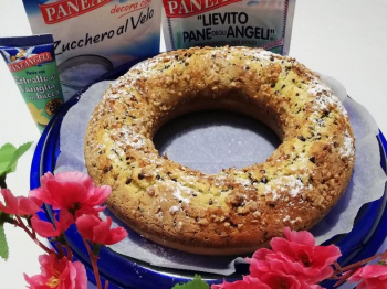 Ciambella cioccolato e nocciole