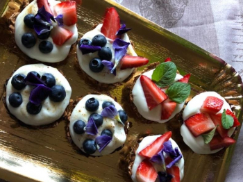 Cestini di farro, yogurt e frutti di bosco