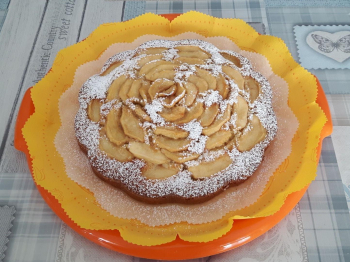 Torta alle mele e cannella - Ricetta della Dolcina Bimbella