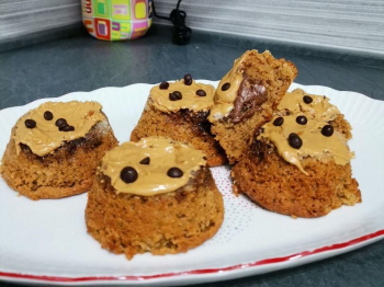 Soffici tortine caffè e nocciole, con sorpresa