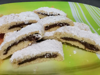 Biscotti parigini, aroma mandorla ripieni alla nutella
