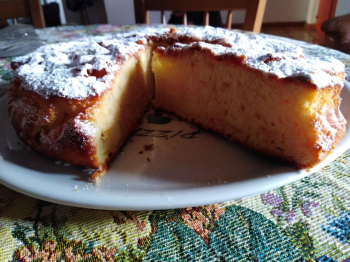 Torta di mele, yogurt e cioccolato bianco
