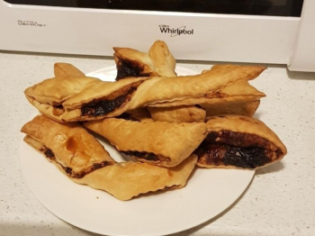 Torcetti di sfoglia alla marmellata