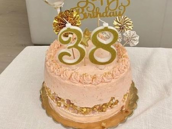 Strawberry Fault Line Cake