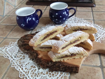 Biscotti parigini aroma mandorla e nutella della dolcina Ritasalvo