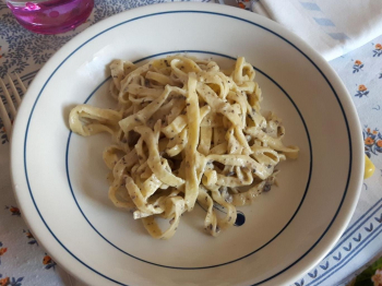 Tagliolini con crema al tartufo e philadelphia
