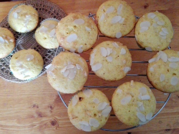 Muffin al cioccolato bianco e mandorle