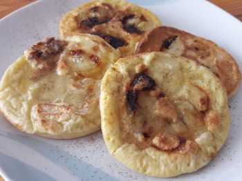 Pancake con fettine di banana