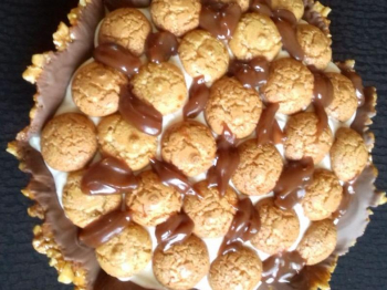 Cestino di croccante e amaretti