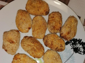 Nuggets di pollo nella friggitrice ad aria