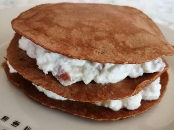 Crepes con crema di ricotta e pere