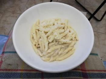 Fusilli freschi cacio e pepe