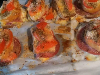 MOZZARELLA IN CARROZZA CON MOZZARELLA, SALAME, POMODORO ROSSO