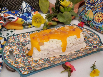 Parfait di mandorle con coulis di pesche