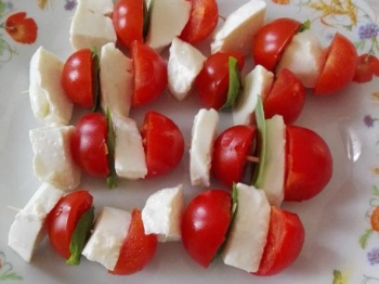 Spiedini di caprese